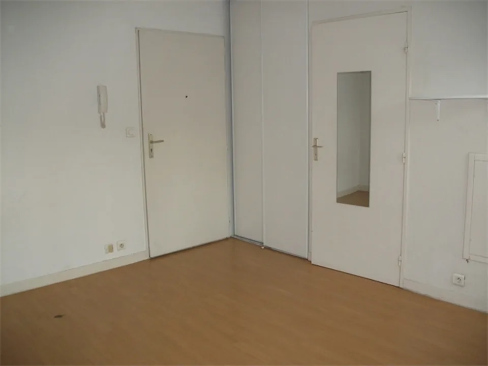 Location Résidence Les Facs Charles Fabre 16 rue Charles Fabre CLERMONT-FERRAND - Immobiliere Coulon - photo 3