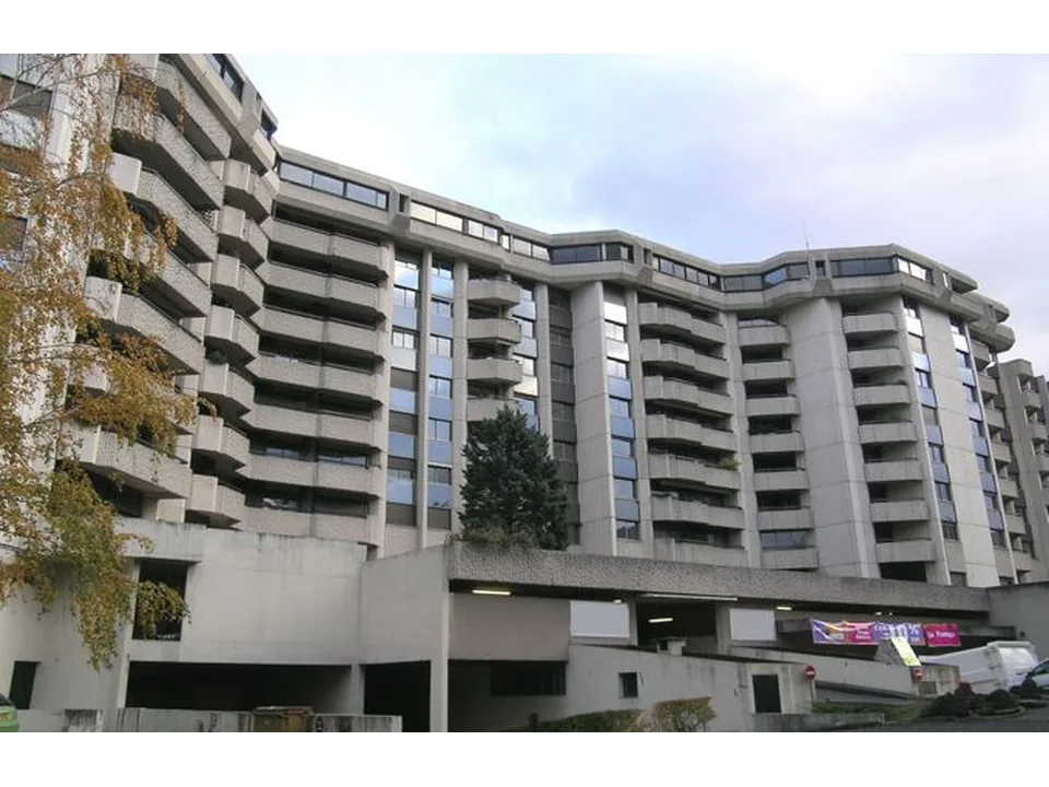 Location Résidence Les Jardins d'Europe 5 Avenue Valéry Giscard d'Estaing CHAMALIERES - Immobiliere Coulon - photo 8