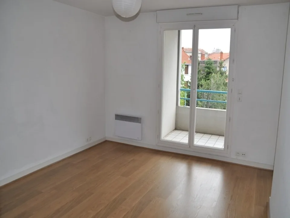 Location Résidence Les Facs 2000 28 avenue des Paulines CLERMONT-FERRAND - Immobiliere Coulon - photo 3
