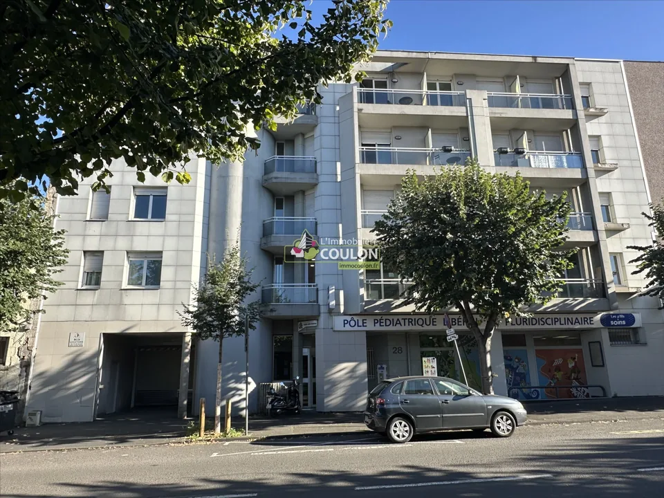 Location Résidence Les Facs 2000 28 avenue des Paulines CLERMONT-FERRAND - Immobiliere Coulon - photo 1