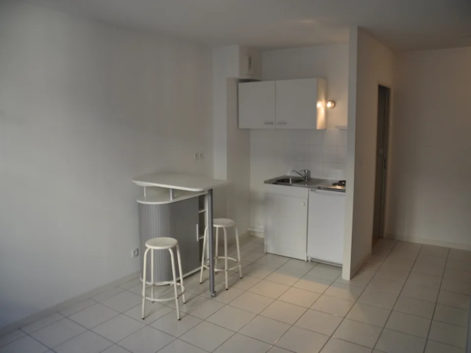 Location Résidence Théo 9 rue Gustave Nadaud CLERMONT-FERRAND - Immobiliere Coulon - photo 2