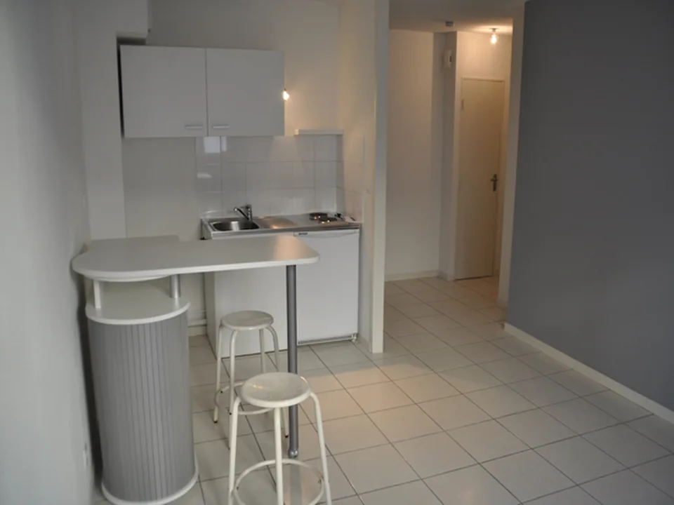Location Résidence Théo 9 rue Gustave Nadaud CLERMONT-FERRAND - Immobiliere Coulon - photo 3